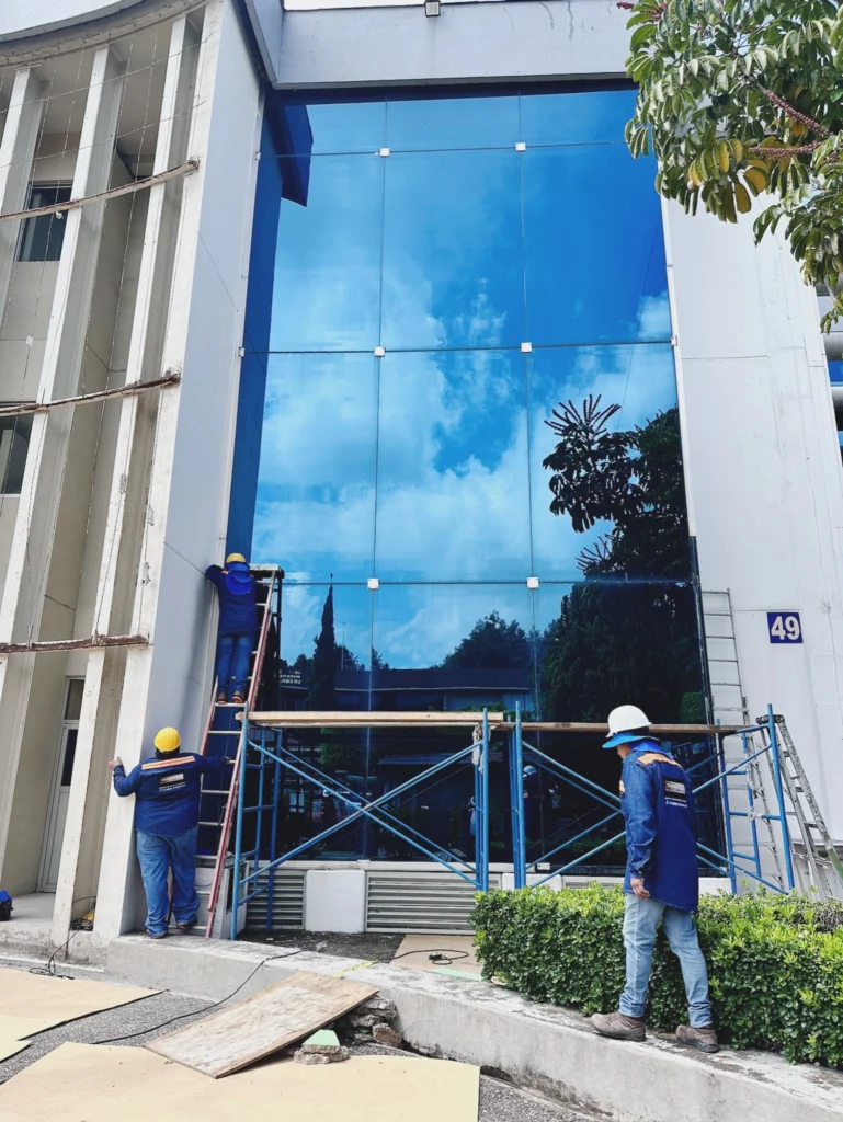 fachada-integral-de-vidrio-alucrisk